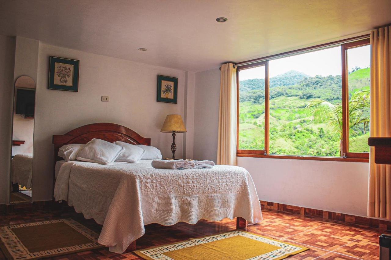 Albergue Turistico Gstir Pozuzo Εξωτερικό φωτογραφία