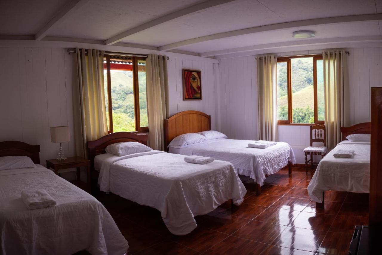 Albergue Turistico Gstir Pozuzo Εξωτερικό φωτογραφία