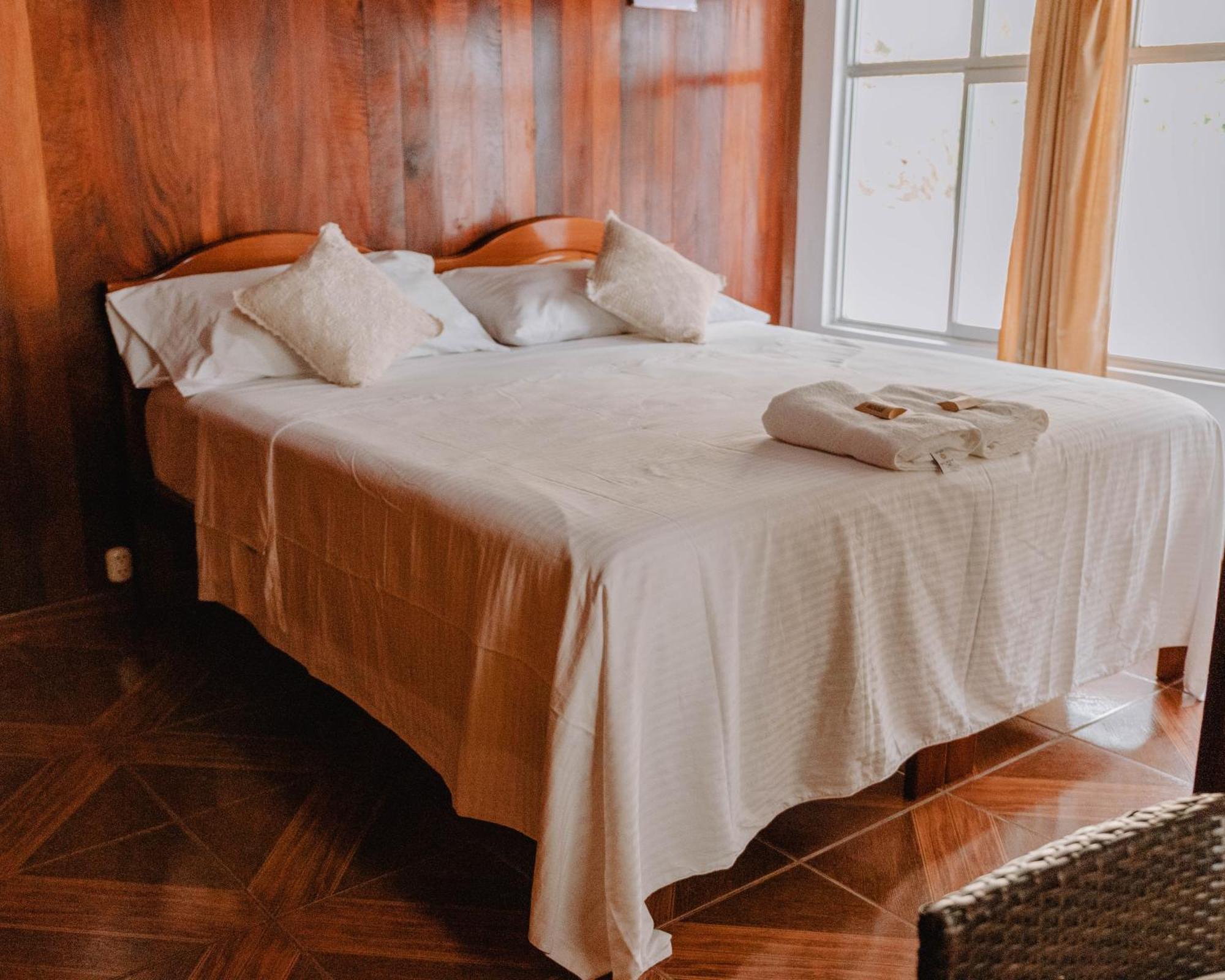 Albergue Turistico Gstir Pozuzo Εξωτερικό φωτογραφία